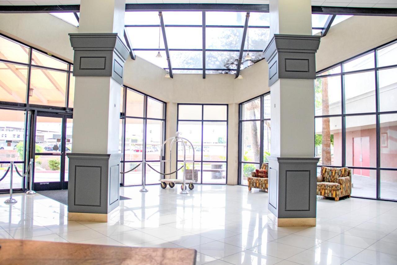 Midtown Garden Inn Phoenix Bagian luar foto
