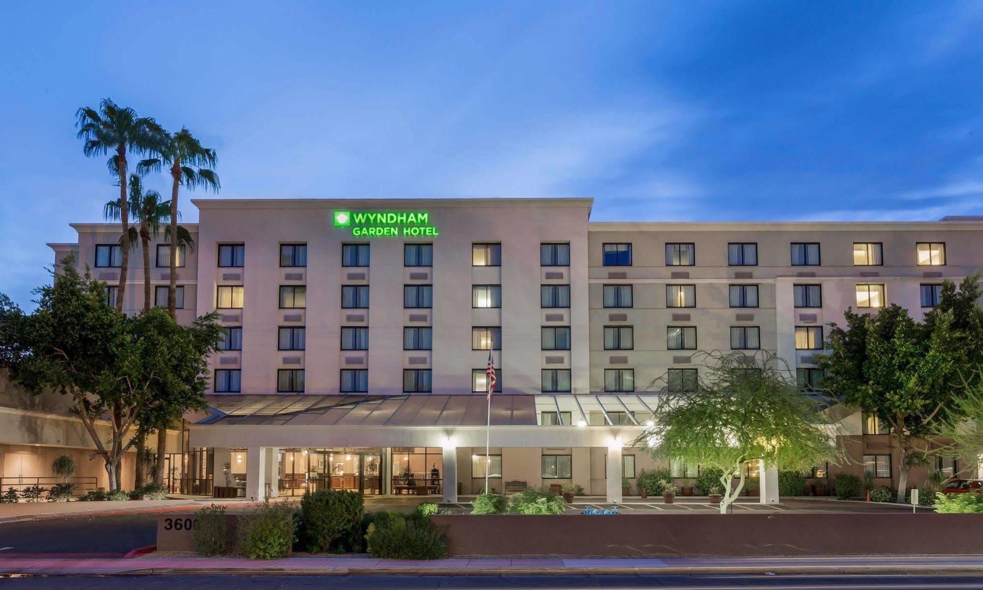 Midtown Garden Inn Phoenix Bagian luar foto