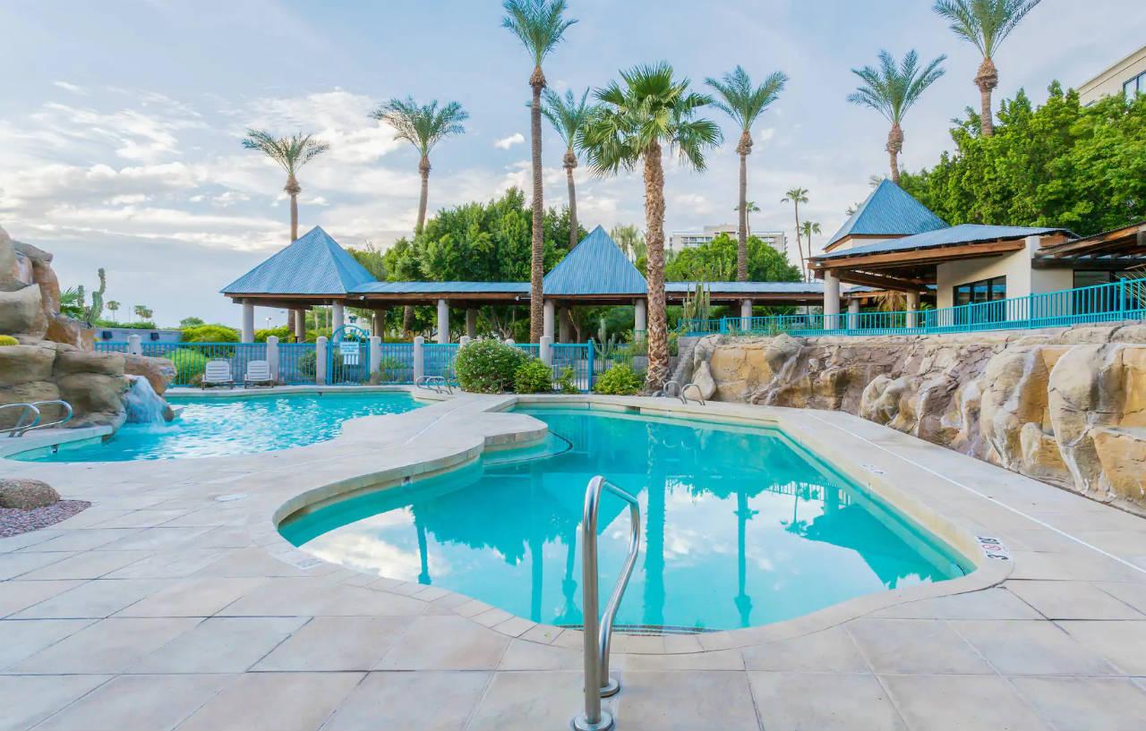 Midtown Garden Inn Phoenix Bagian luar foto
